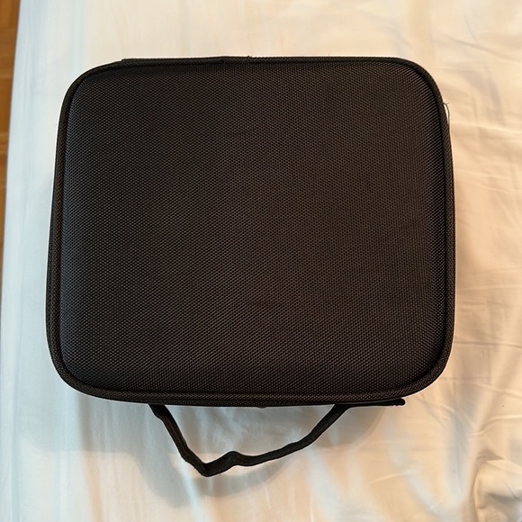 Makeup case - Picture 3 of 10